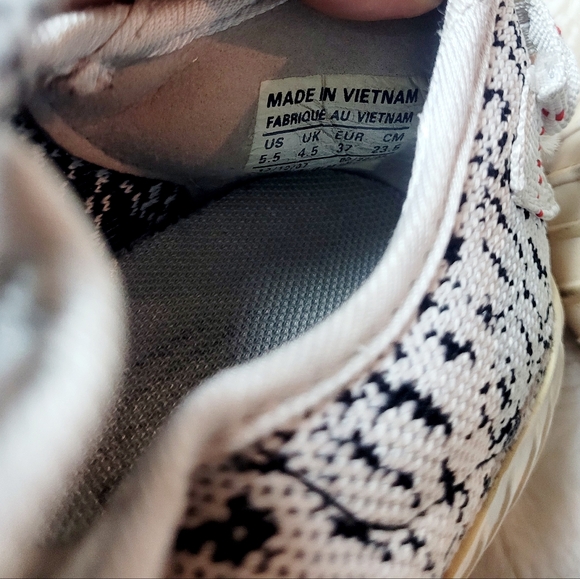 Yeezy x Adidas | Turtledove Boost - Picture 7 of 7